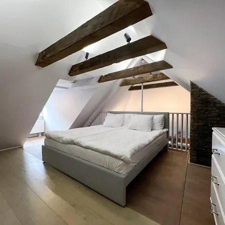 Apartament Old Attic